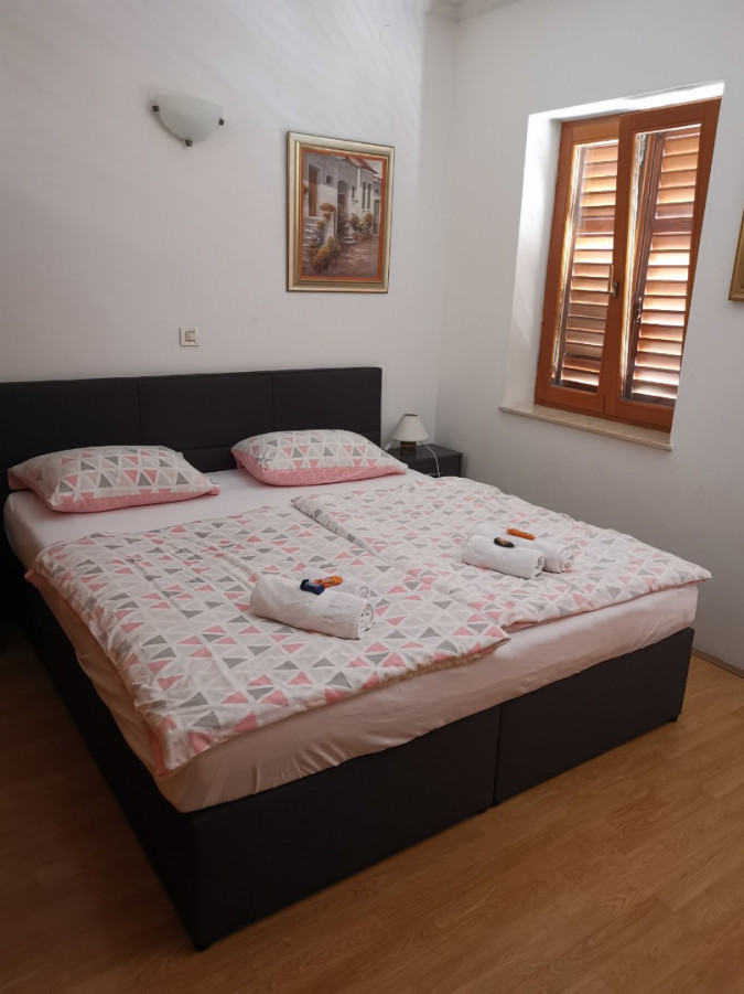 Apartment 3, Apartmani Ruža