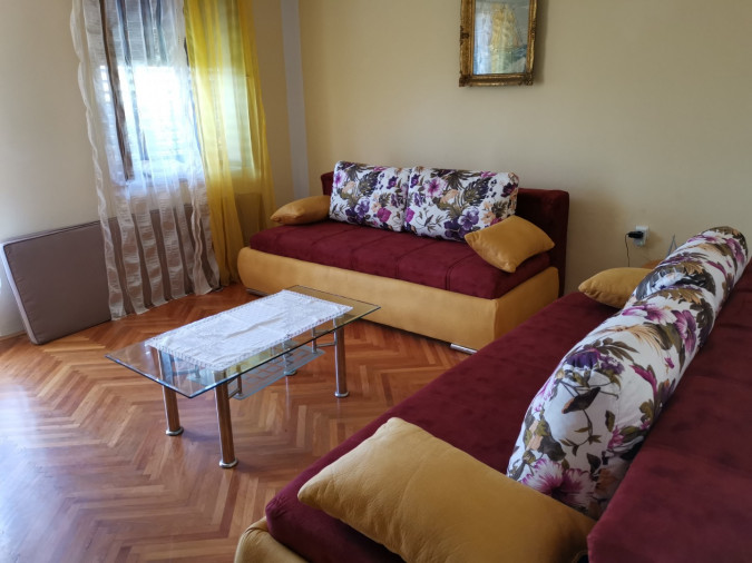 Apartment 1, Apartmani Ruža