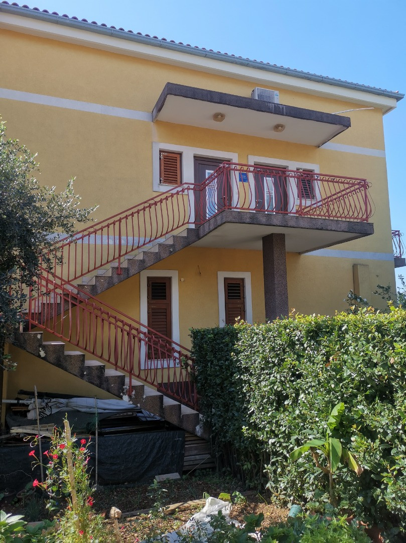 Apartments Ruža - Comfortable apartments in a 1930s villa, close to the sea, Apartmani Ruža